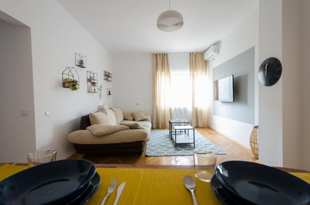 Stylized And Modern Apartment In Bucureşti Eksteriør bilde
